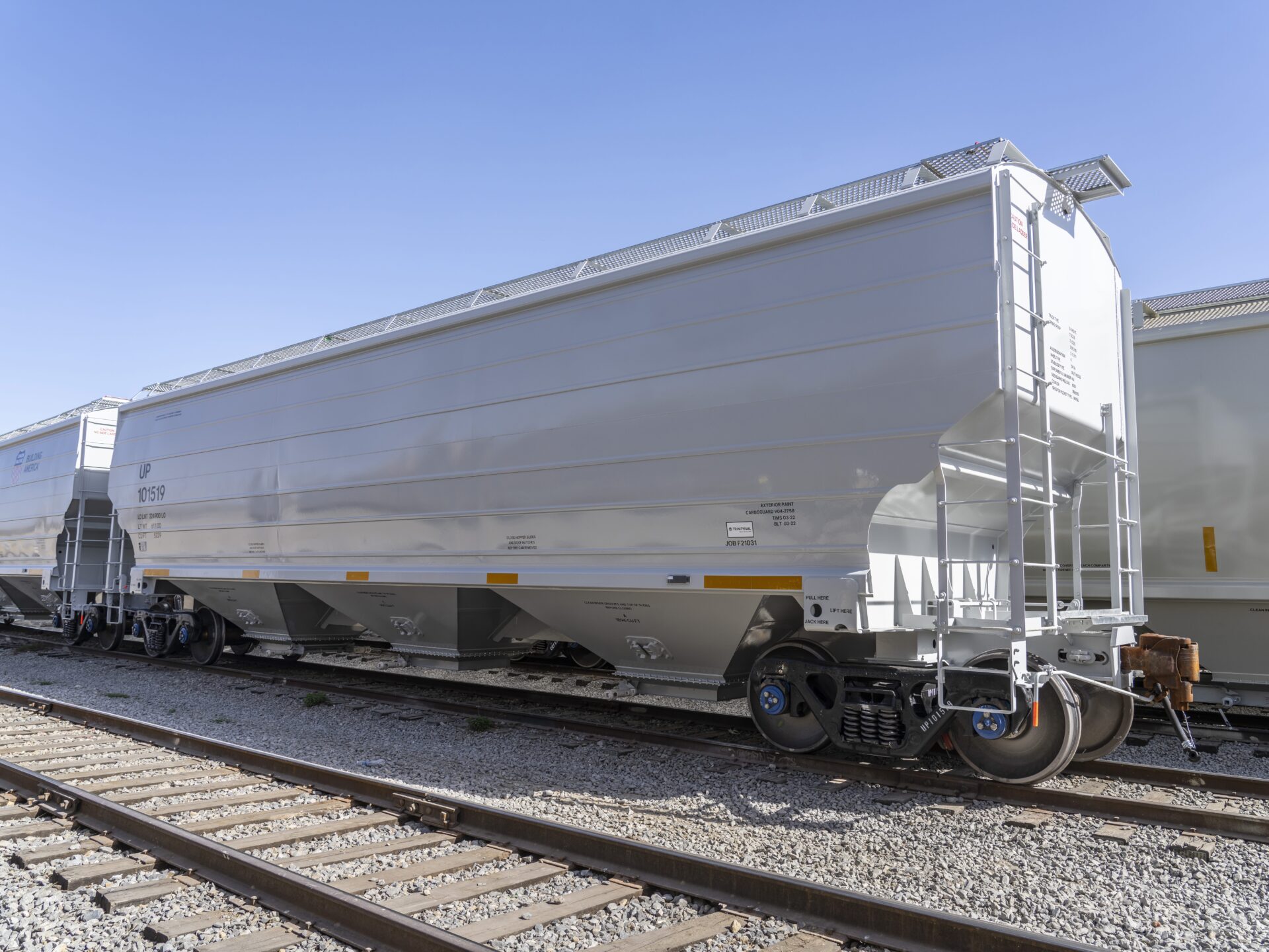 A 5,239-cubic-foot covered hopper