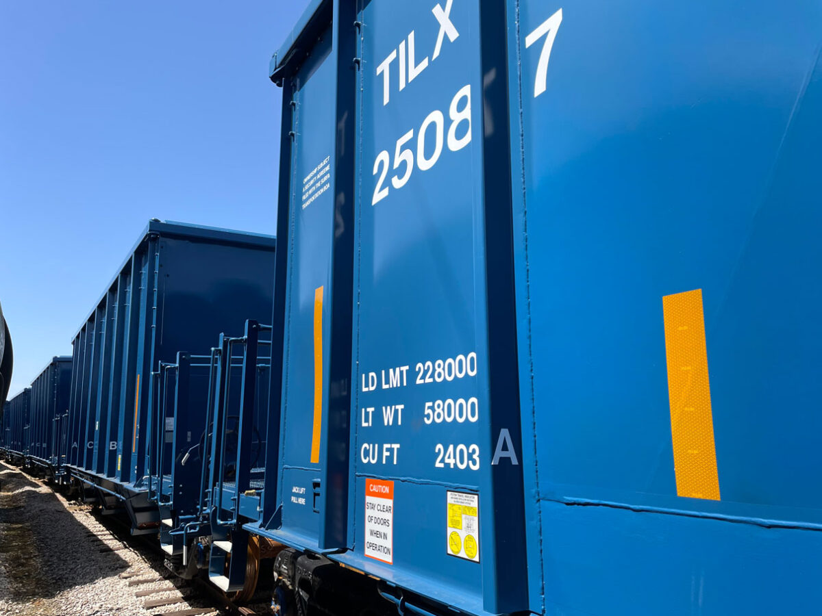 2,403 CUBIC FOOT RAPID DISCHARGE TRIPLE HOPPER
