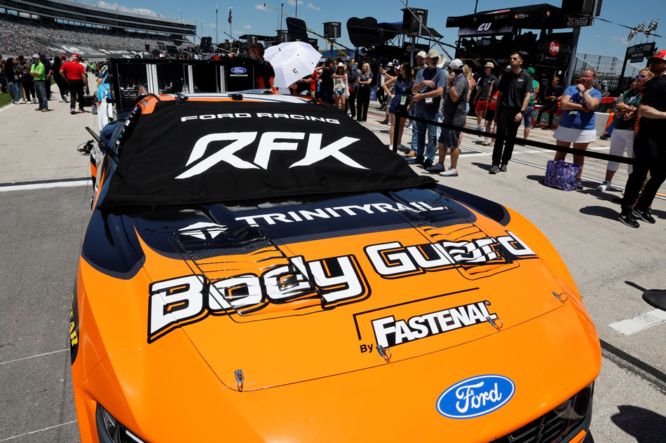 Racecar-with-Trinity-Logo_small-opt